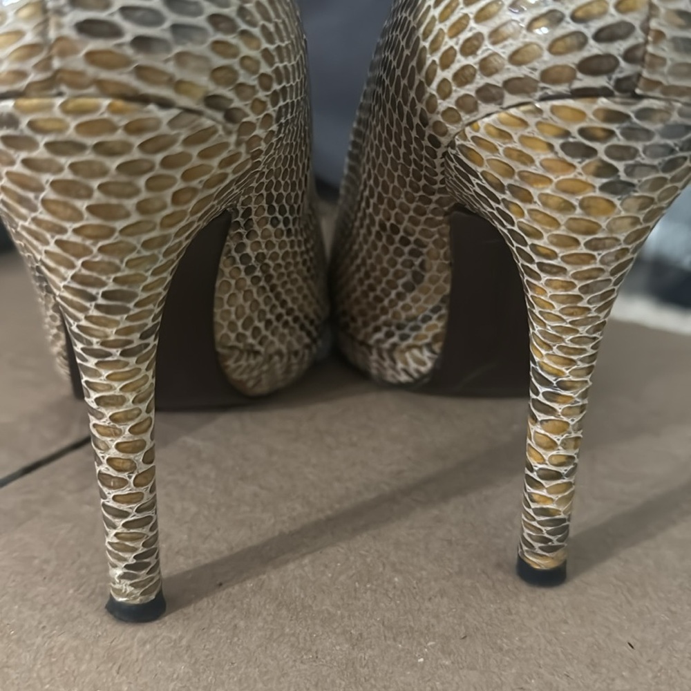 Stuart Weitzman Embossed Heels - image 5